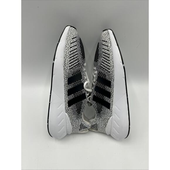 Adidas Originals Swift Run 22 Athletic Sneaker Running Shoes Size 10 White Black - Picture 5 of 8